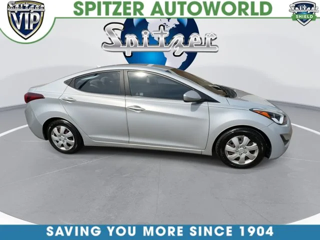 Used 2016 Silver Hyundai SE image 10