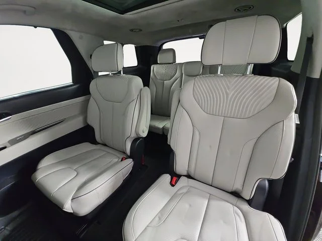 Used 2025 Red Hyundai Calligraphy image 13