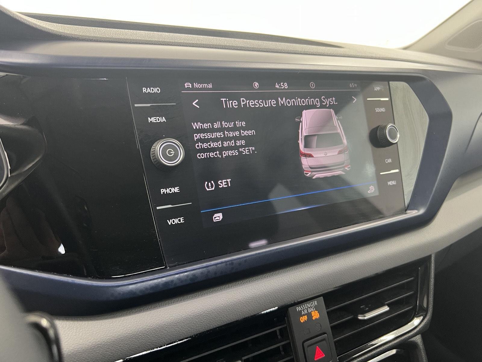 2023 Volkswagen Taos SE - Photo 16