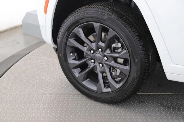 New 2026 Bright White Clearcoat Jeep Limited Reserve image 13