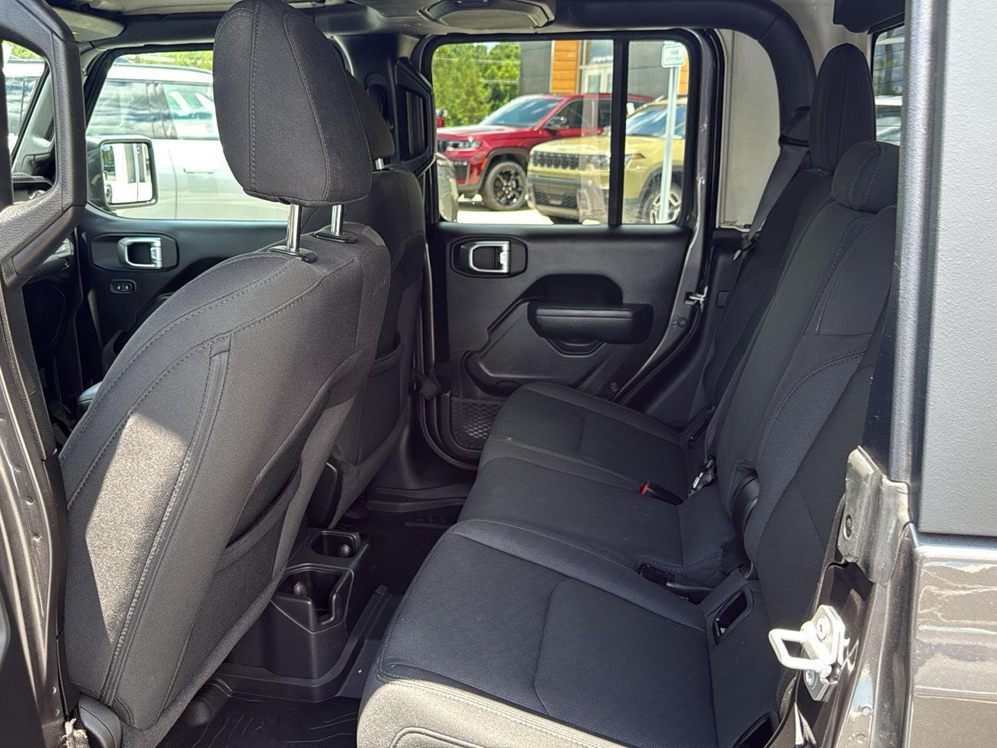 Used 2022  JEEP SPORT image 22