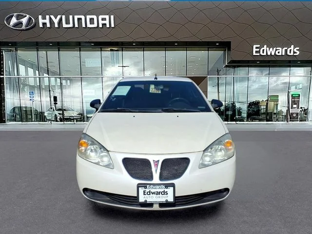 Used 2009 White Pontiac GT image 3