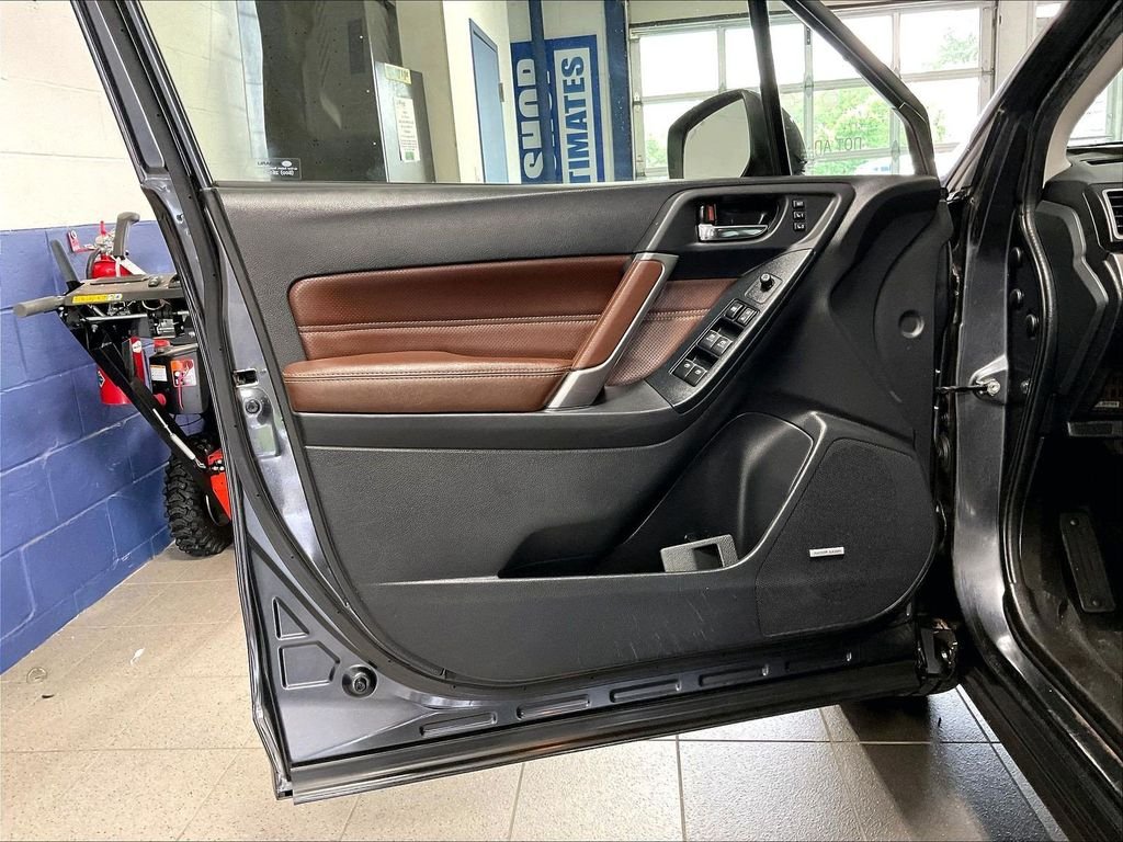 Used 2018 Gray Subaru 2.5i Touring image 9