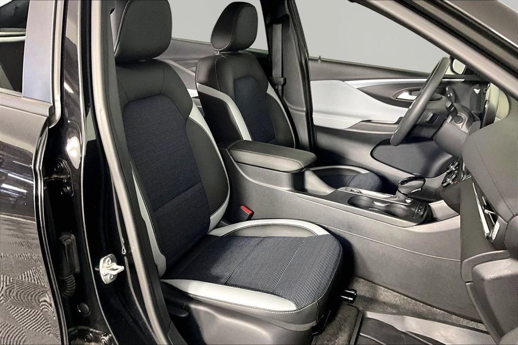 New 2026 Ebony Twilight Metallic Buick Preferred image 11