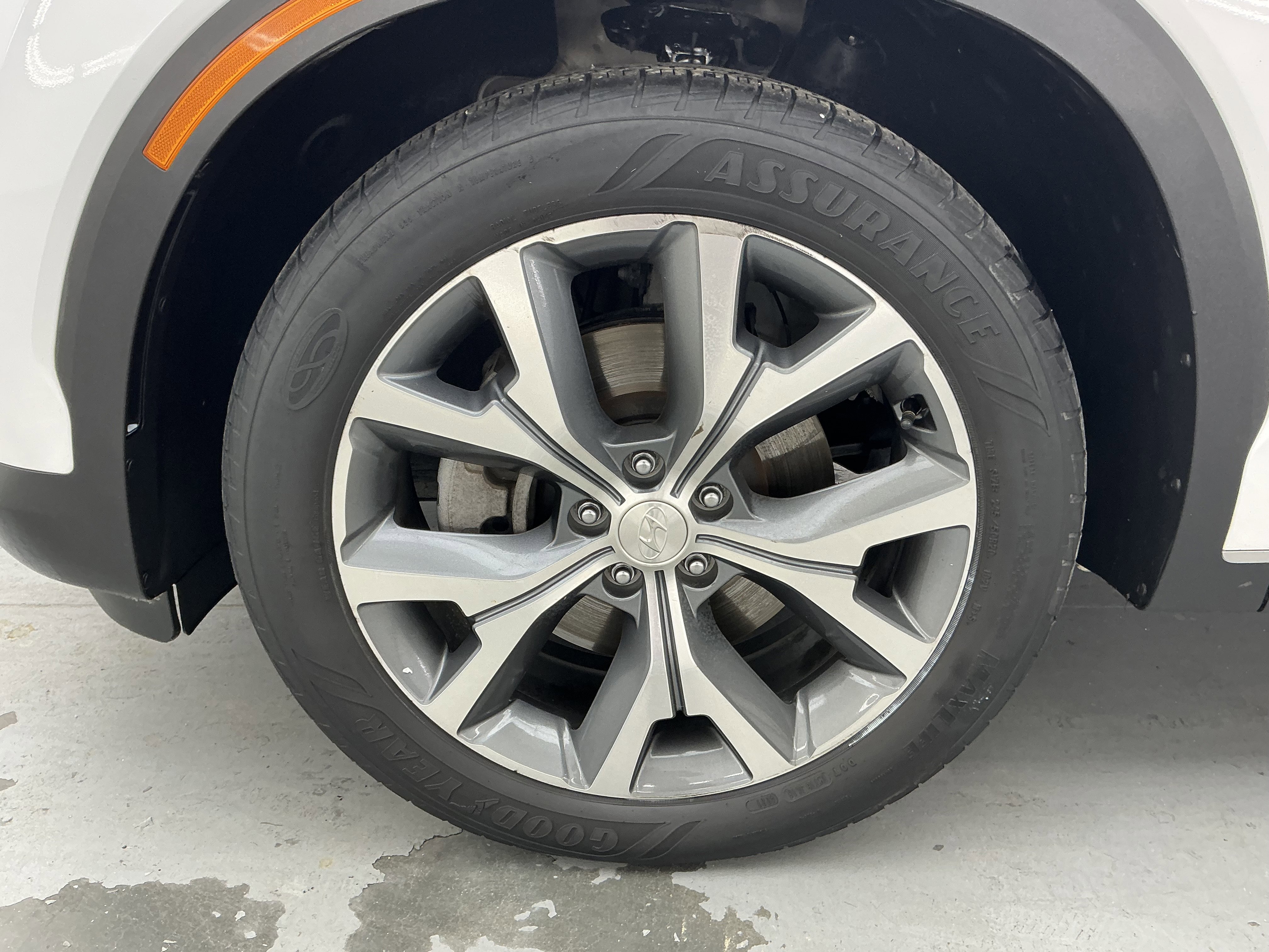Used 2021 Hyper White Hyundai SEL image 17