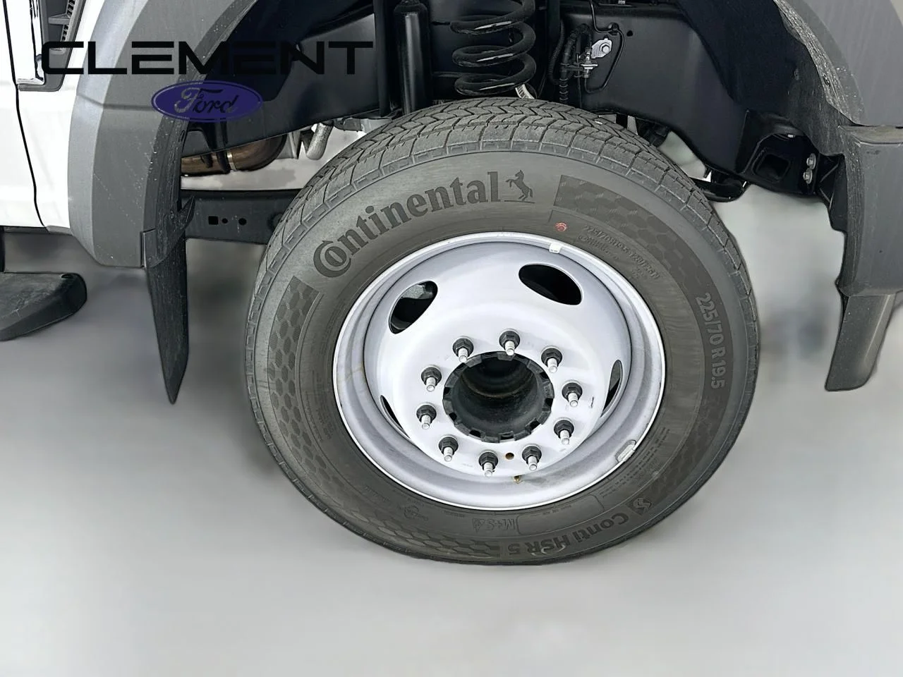 New 2025 Oxford White Ford F-450® XL image 25