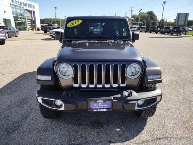 Certified Used 2019 Granite Crystal Clearcoat Metallic Jeep Unlimited Sahara image 9