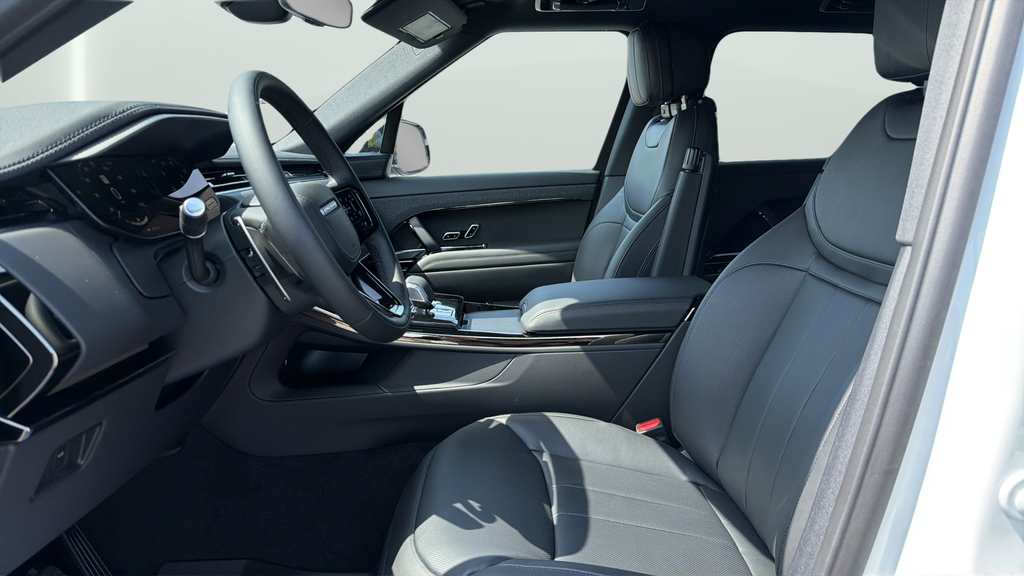New 2026 Fuji White Land Rover Dynamic SE image 16