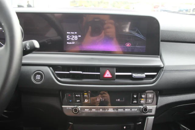 Used 2024 Black Kia EX image 4