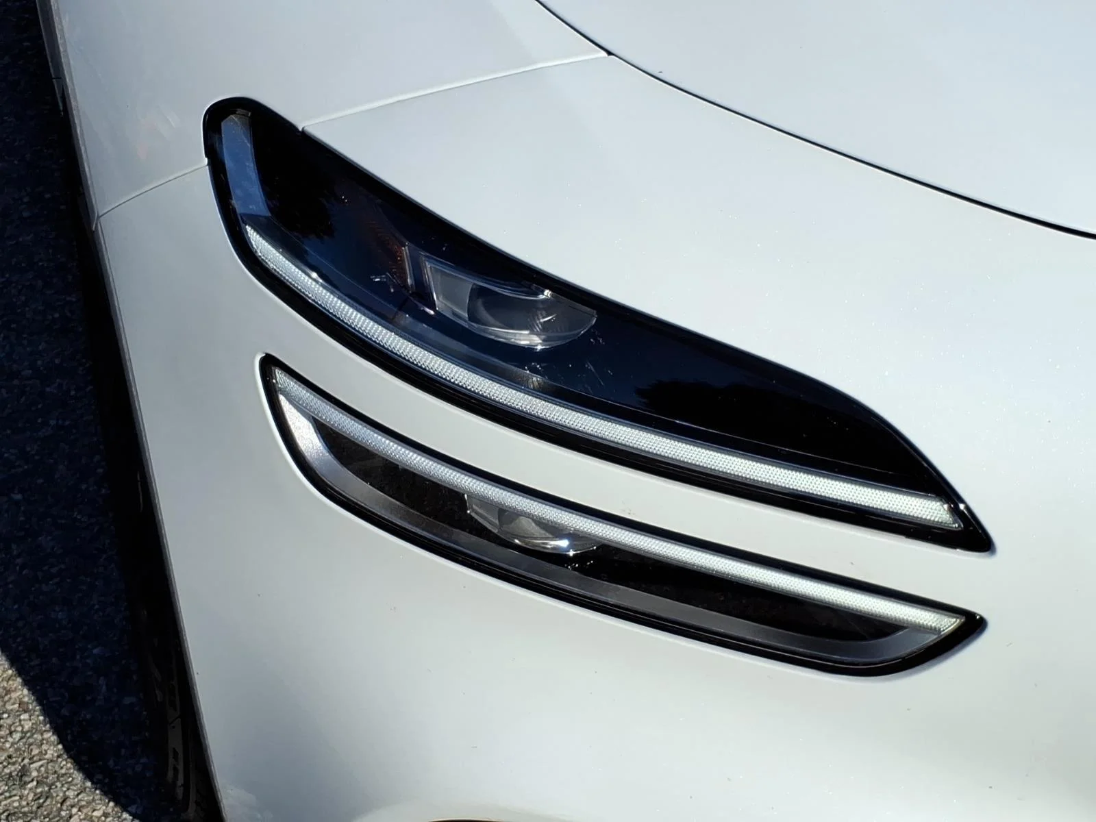 Certified Used 2026 Uyuni White Genesis 3.3T Sport Prestige image 6