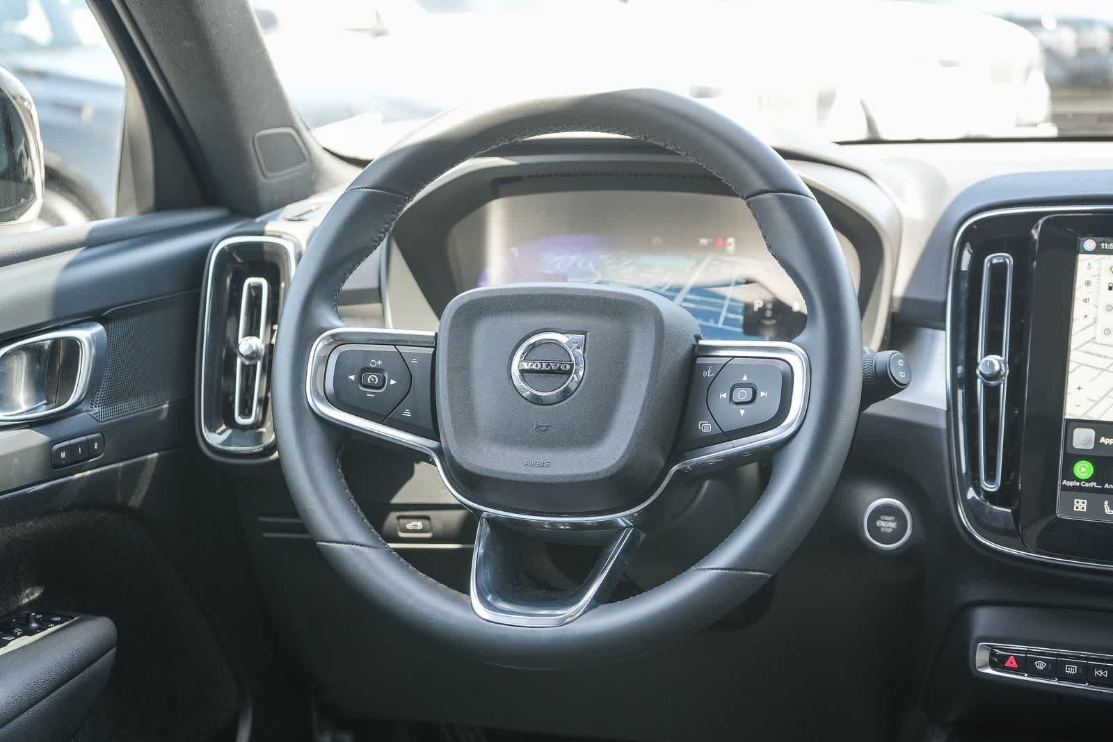 Used 2024 White Volvo  image 15
