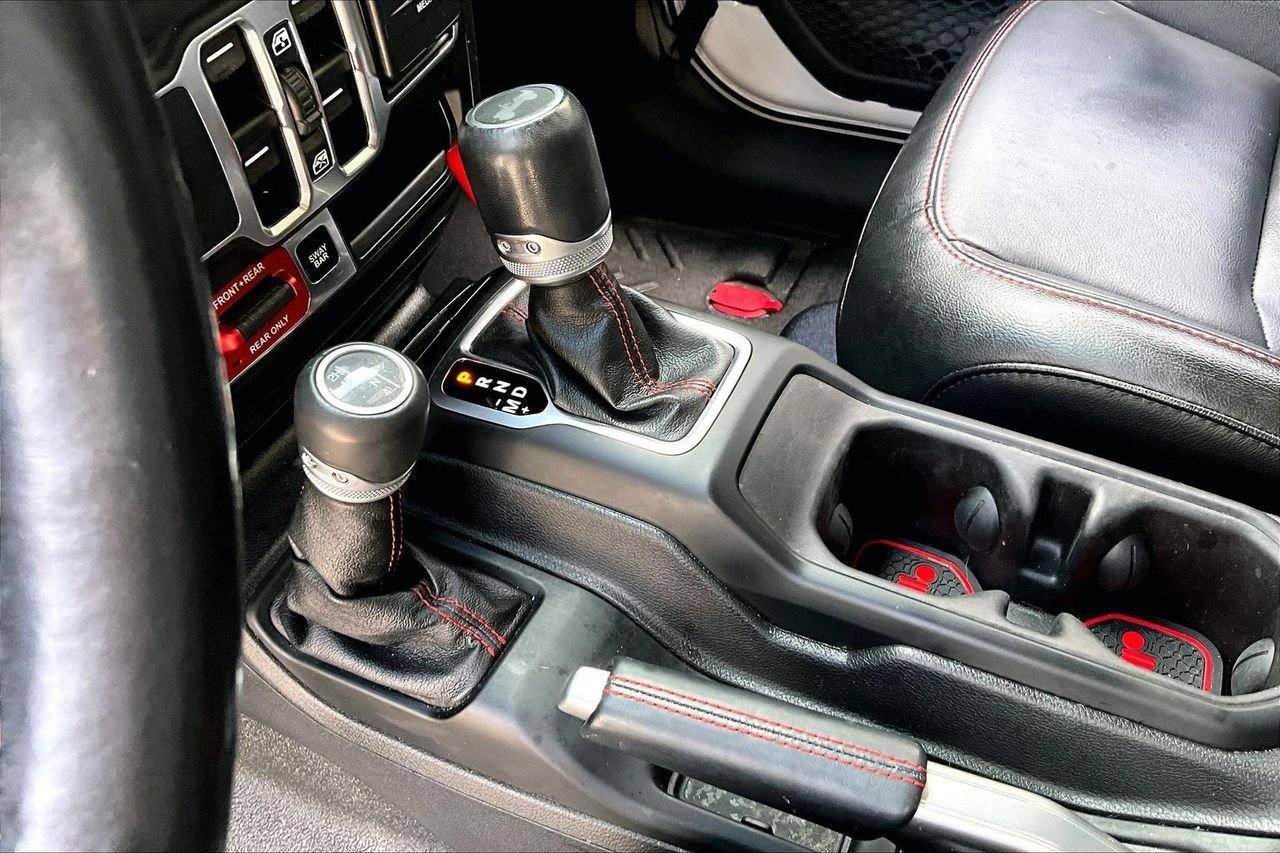 Used 2020 White Jeep Unlimited Rubicon image 15