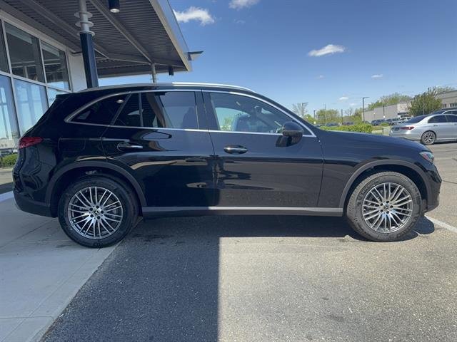 New 2026 Black Mercedes-Benz GLC 300 4MATIC® image 4