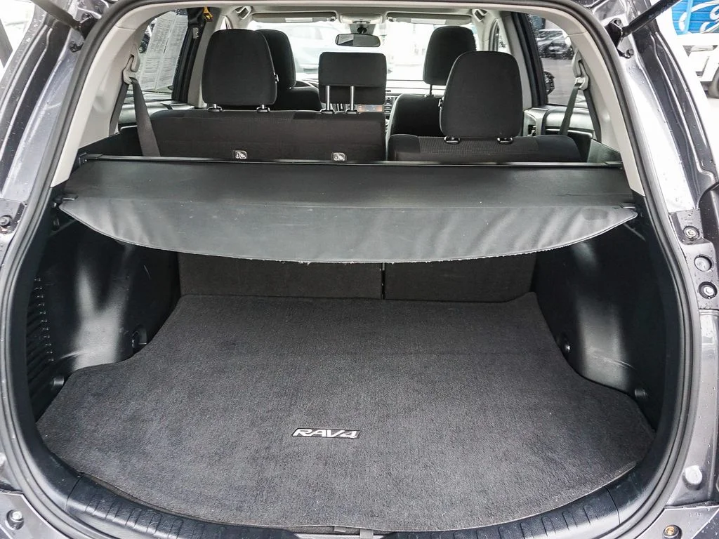 Used 2017 Gray Toyota XLE image 25