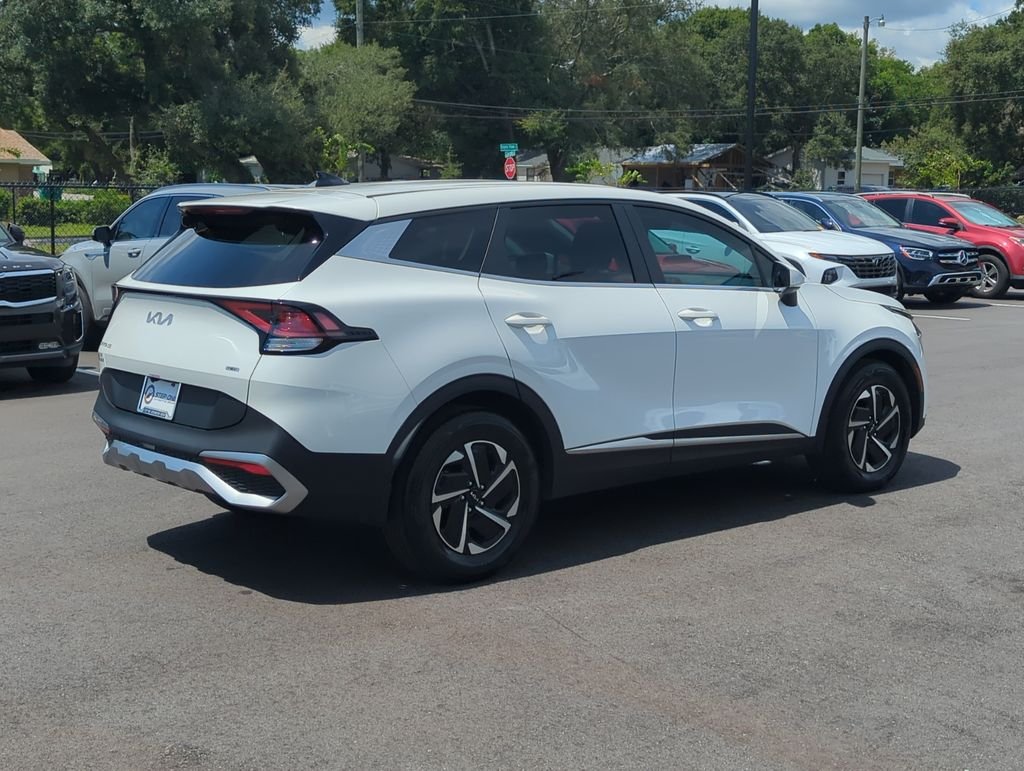 Used 2025 White Kia LX image 7