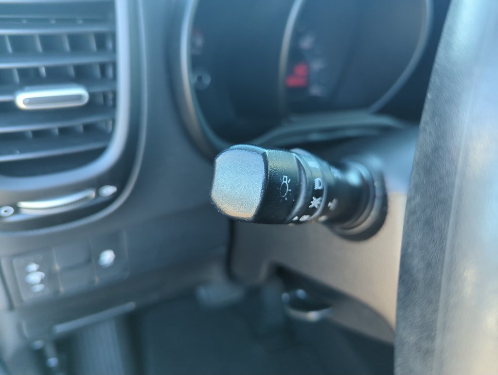 Used 2017 Gray Kia Plus image 21