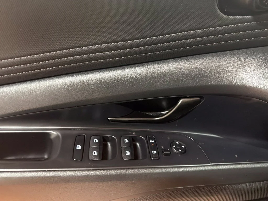 Used 2025 Amazon Gray Hyundai SEL Sport image 29