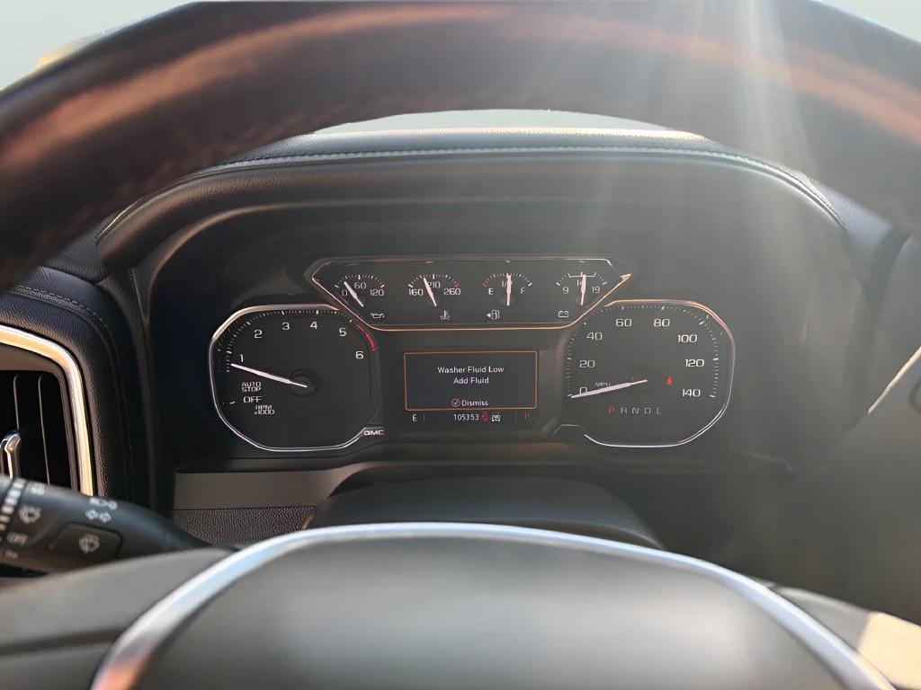 Used 2021 SUMMIT WHITE GMC Elevation image 19