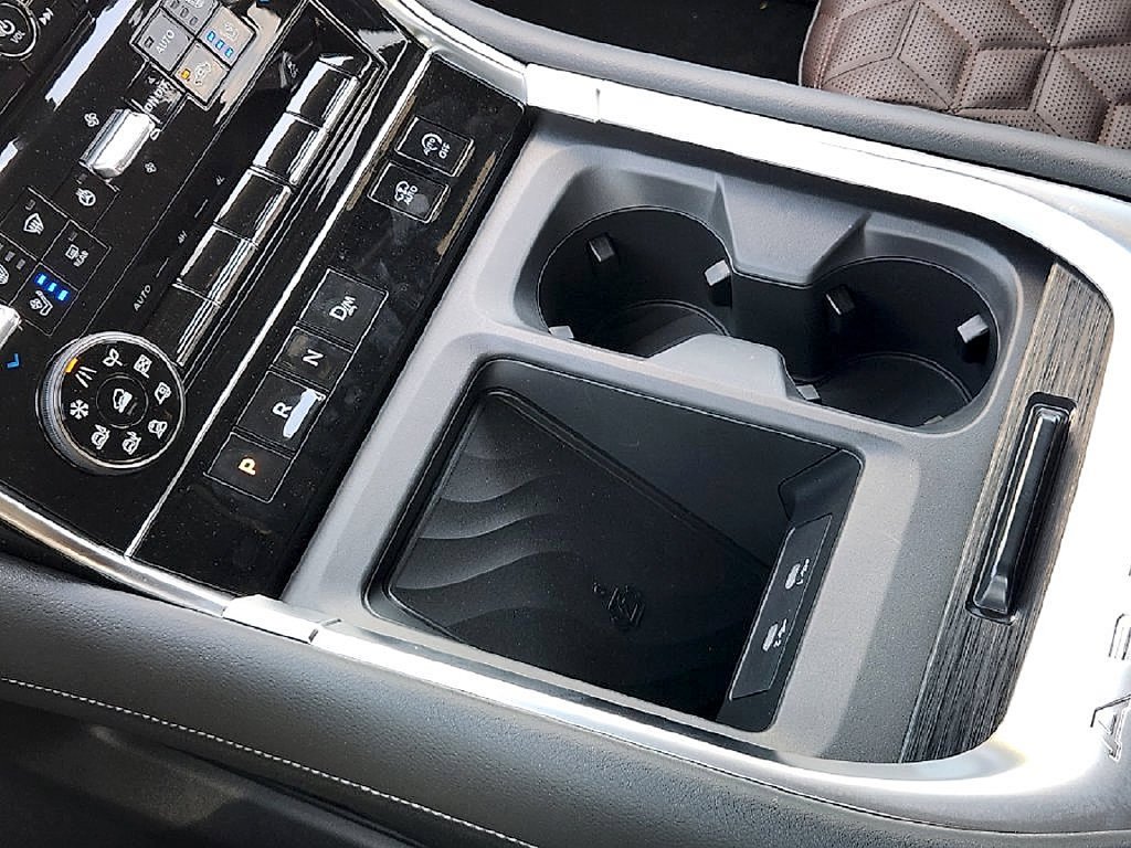New 2026 Everest White TriCoat / Super Black Two-tone Nissan Platinum Reserve image 29