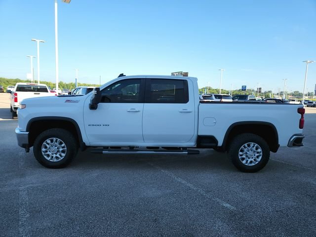 Used 2023 White Chevrolet LT image 6