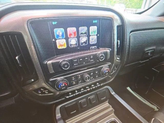 Used 2017 IRIDESCENT PEARL TRICOAT Chevrolet High Country image 7
