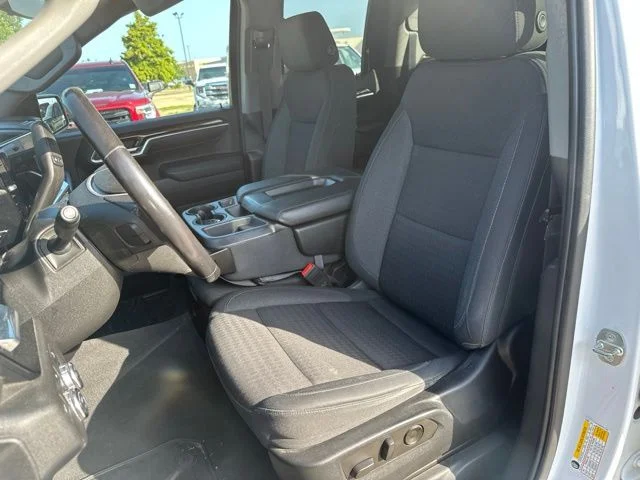 Used 2022 White GMC SLE image 17