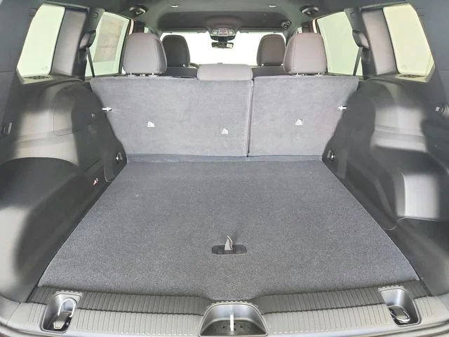 New 2026 Bright White Clear-Coat Exterior Paint Jeep Laredo image 39