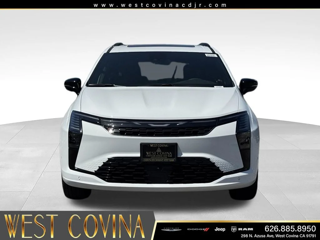 New 2027 Bright White Clear-Coat Exterior Paint Chrysler Limited image 3