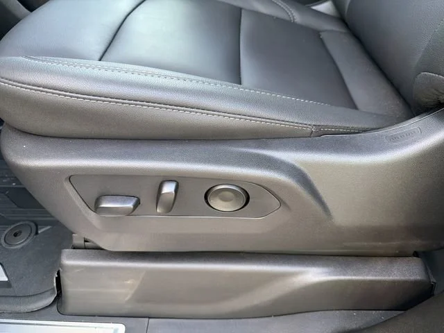 New 2026 Sterling Metallic GMC Elevation image 22