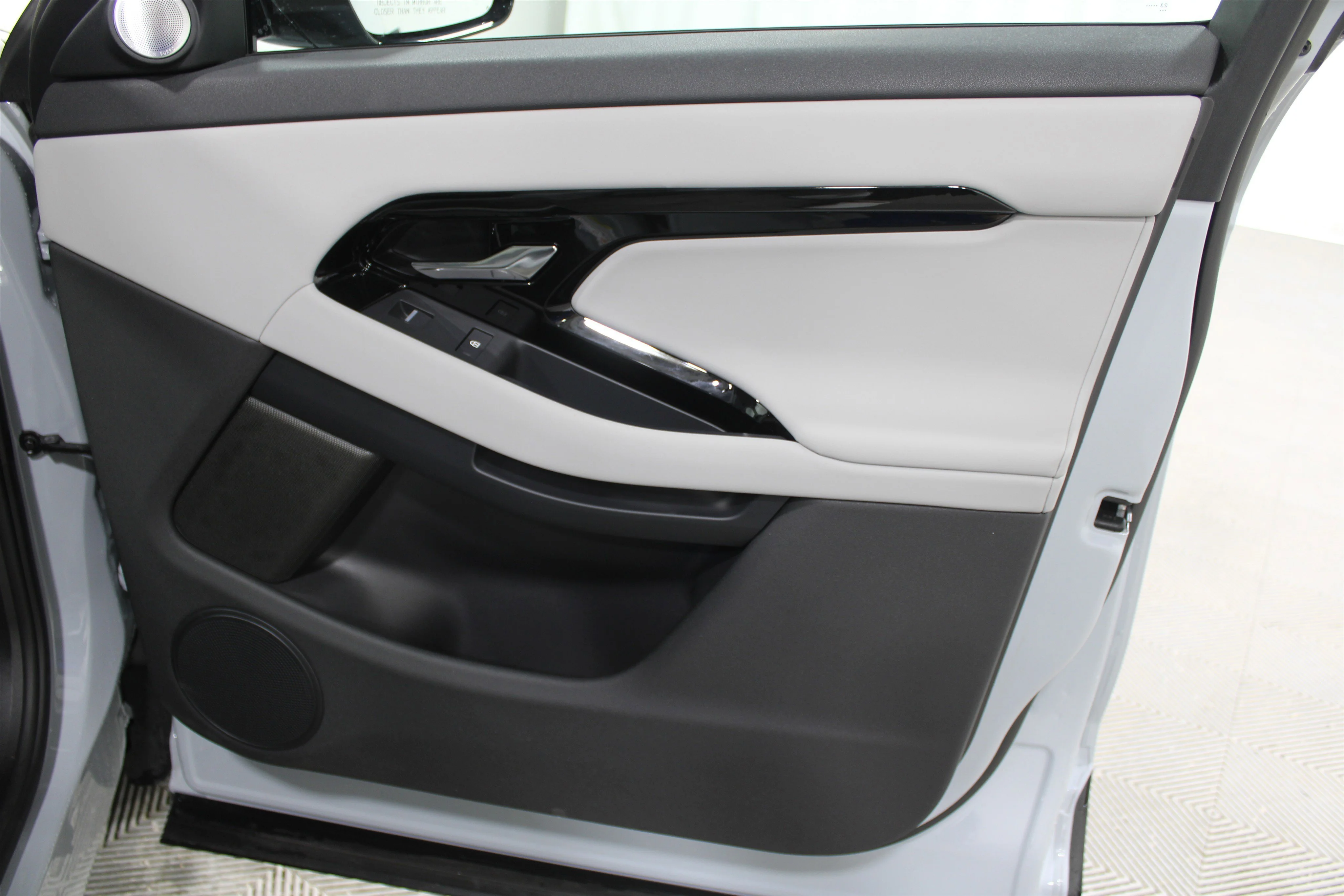 2024 Land Rover Range Rover Evoque Dynamic SE - Photo 23