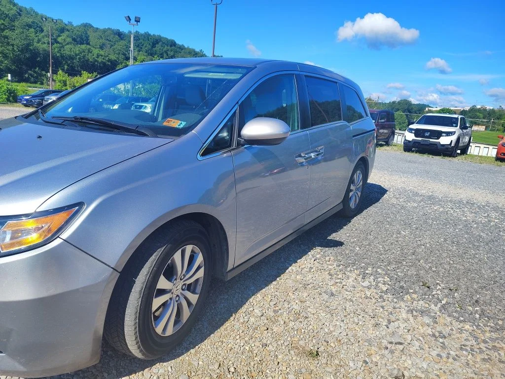Used 2016 Silver Honda EX-L image 1