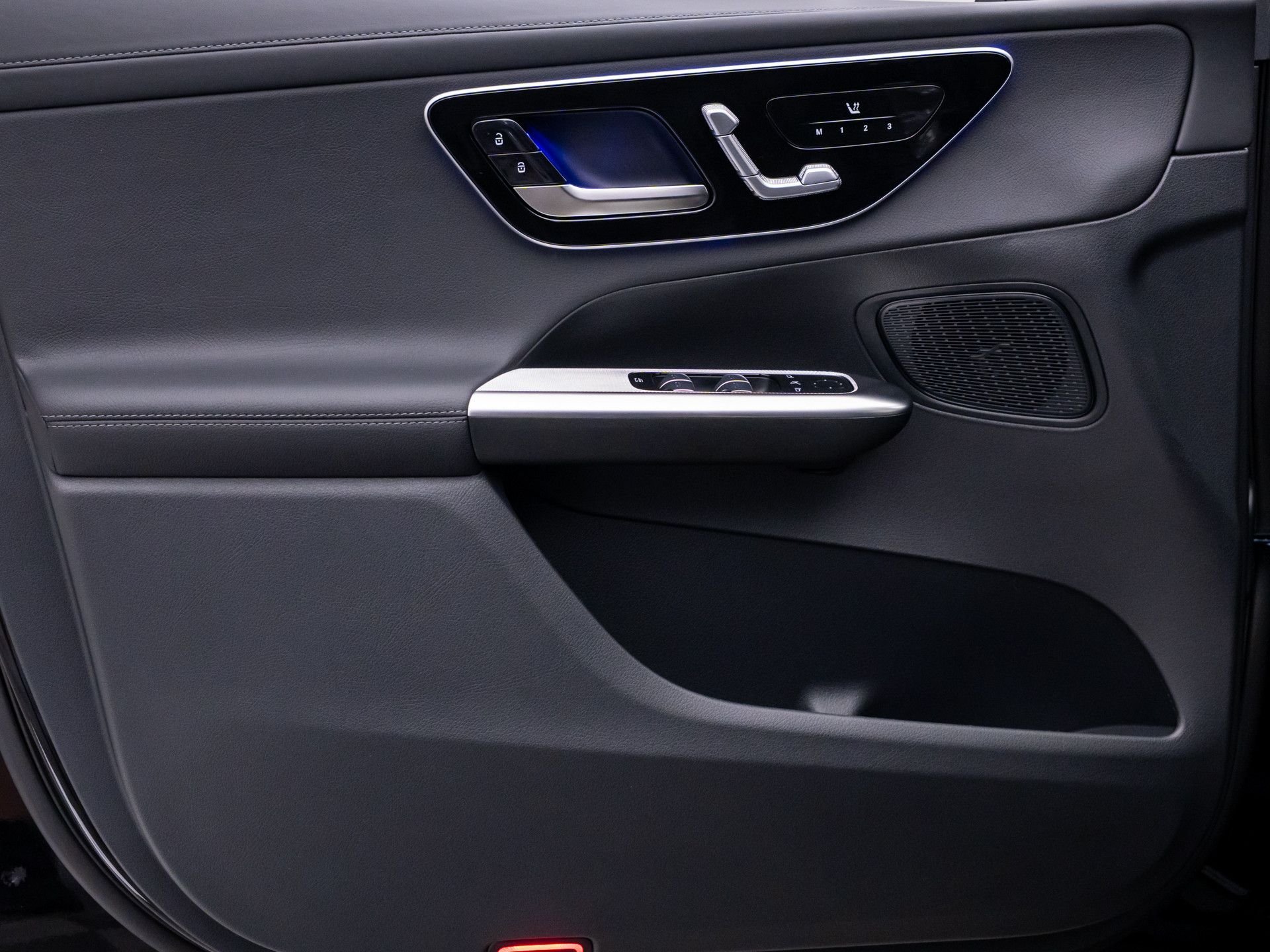 New 2026 Black Mercedes-Benz GLC 300 image 14