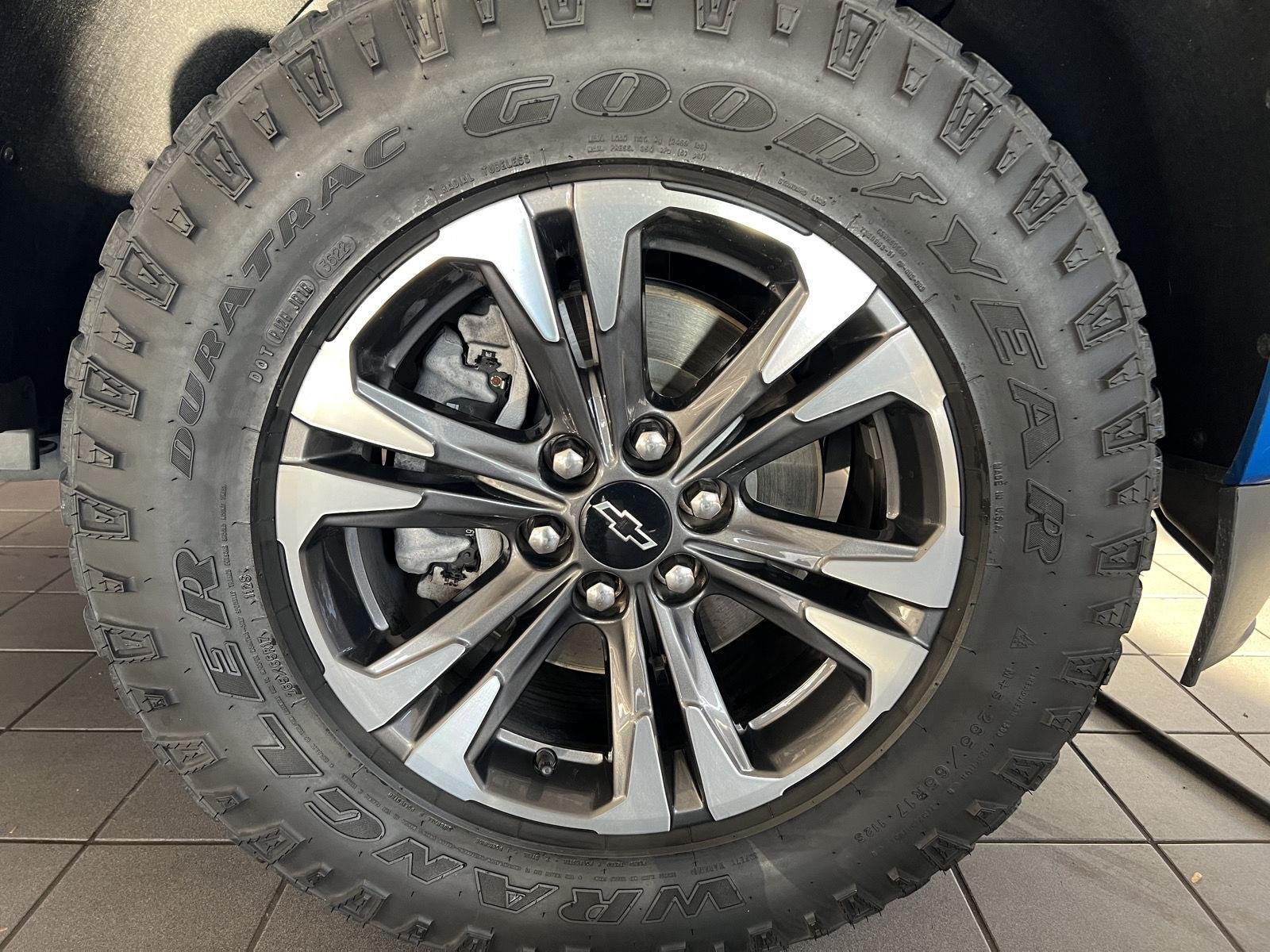 Used 2022 Bright Blue Metallic Chevrolet 4WD Z71 image 8