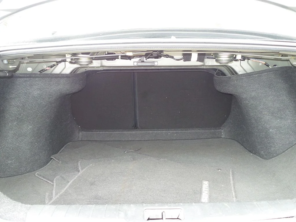 Used 2020 Gray Nissan S image 16