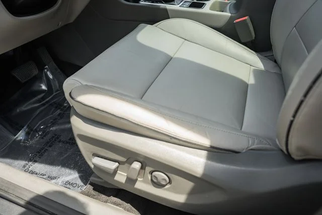 Used 2018 Blue Kia EX image 32