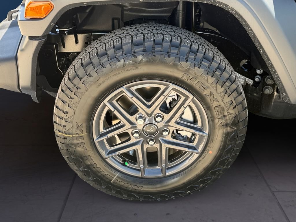 New 2026 Anvil Clear-Coat Exterior Paint Jeep Sport S image 9