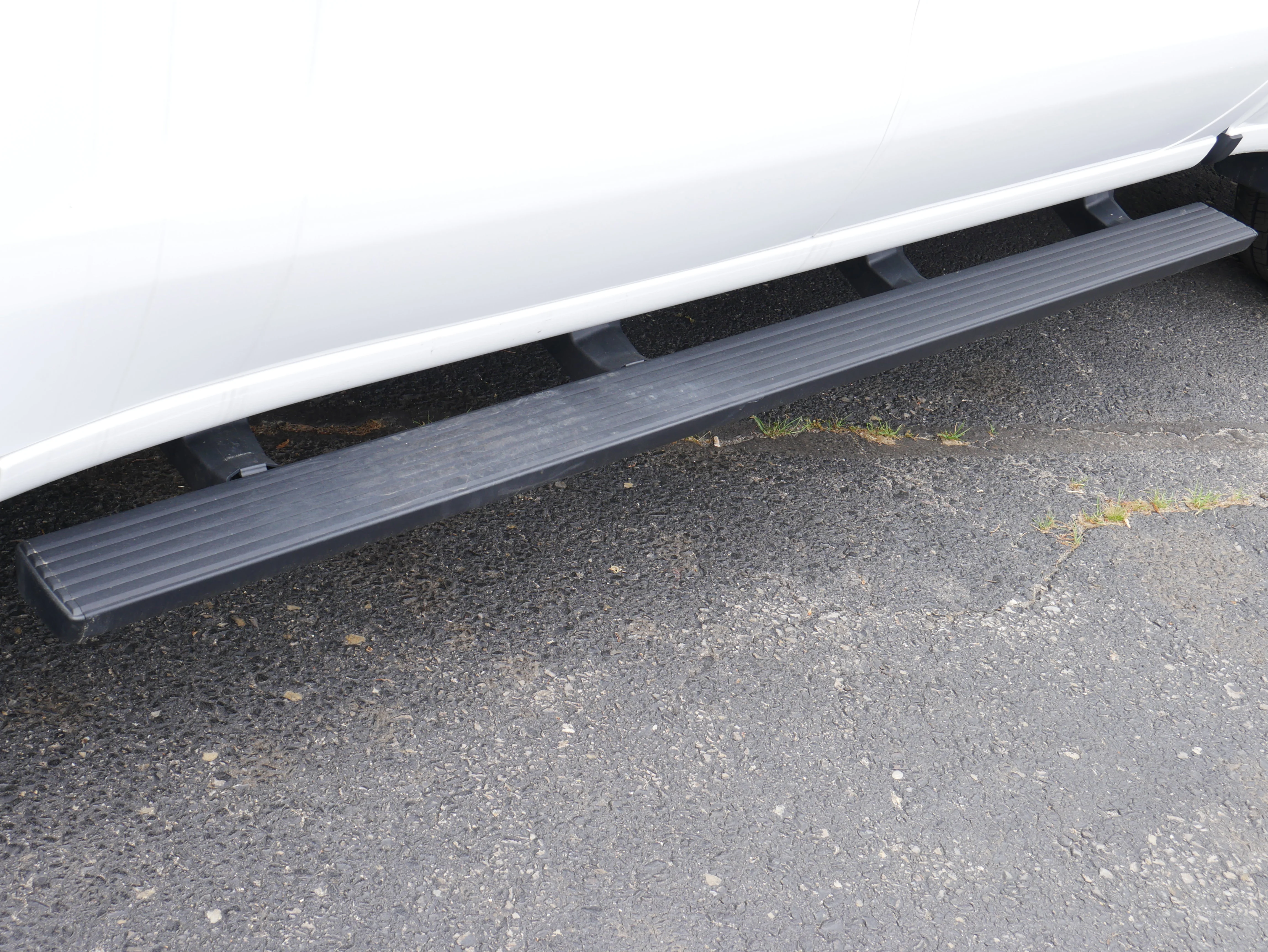 Certified Used 2025 Summit White Chevrolet LT (2FL) image 11