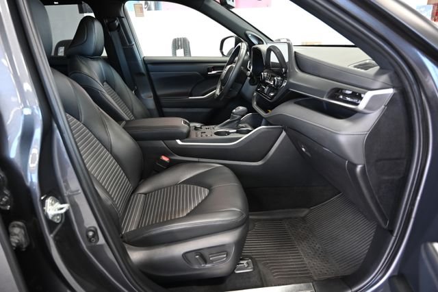 2023 Toyota Highlander XSE - Photo 11