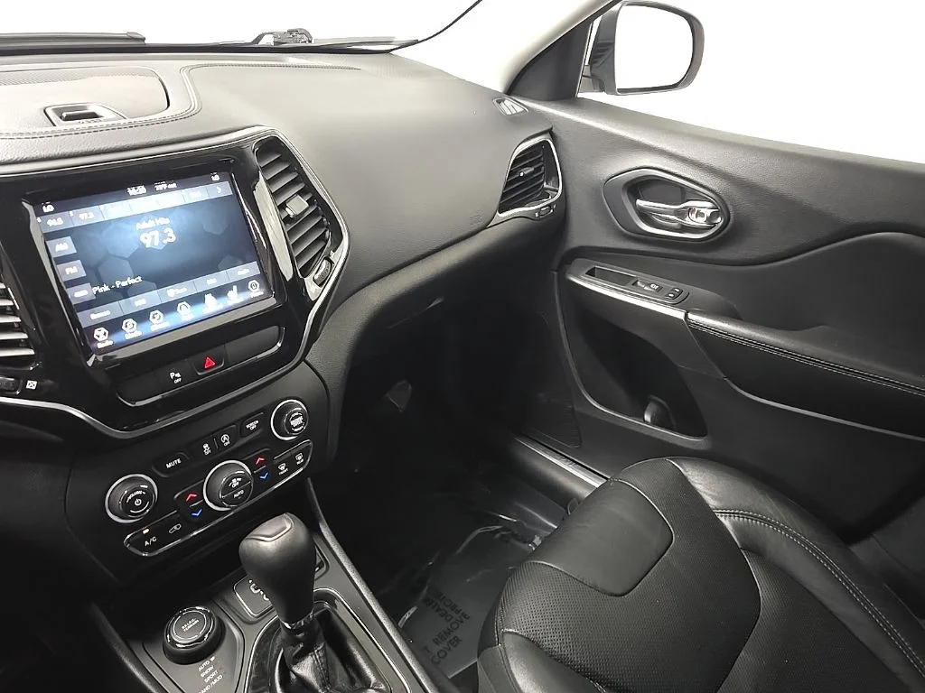Used 2020 White Jeep Limited image 25