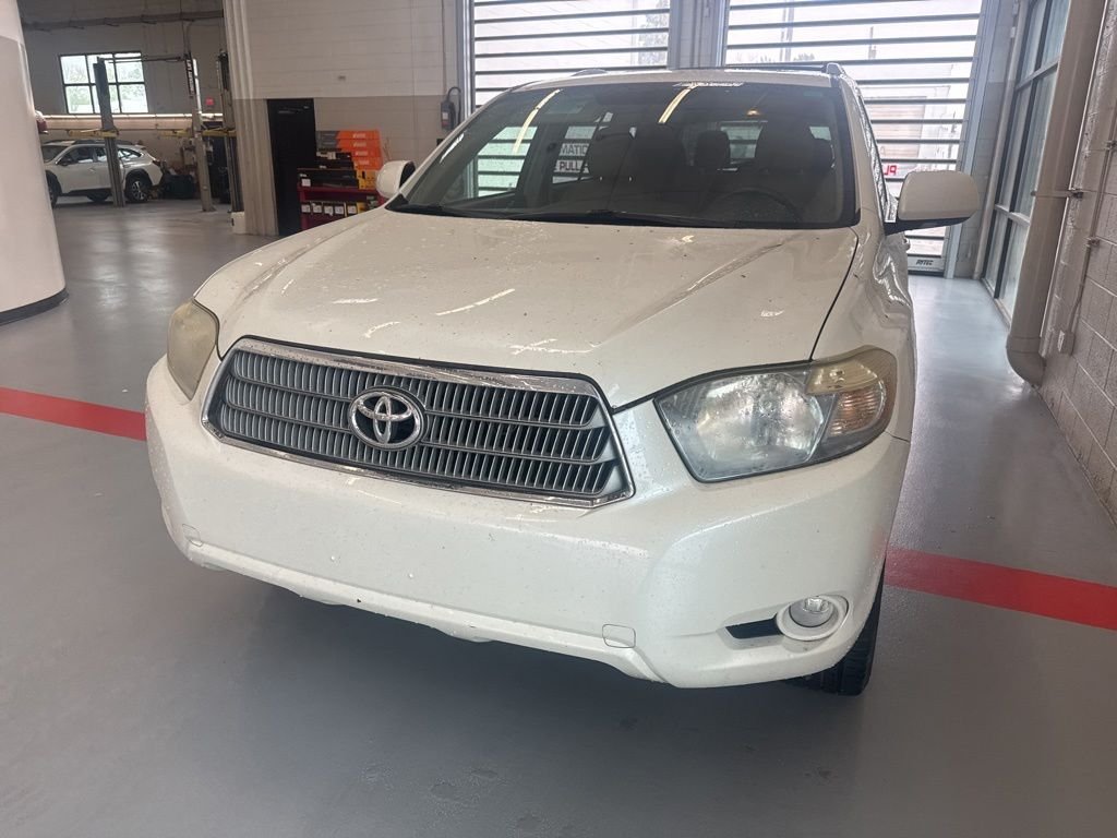 Used 2010  Toyota Limited image 2