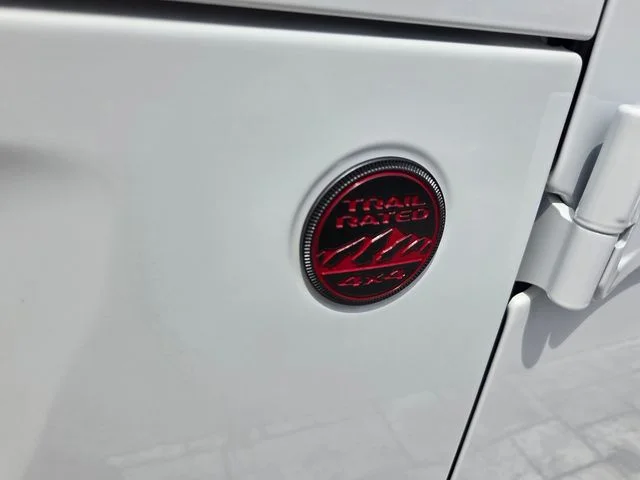New 2026 Bright White Clear-Coat Exterior Paint Jeep Rubicon image 4
