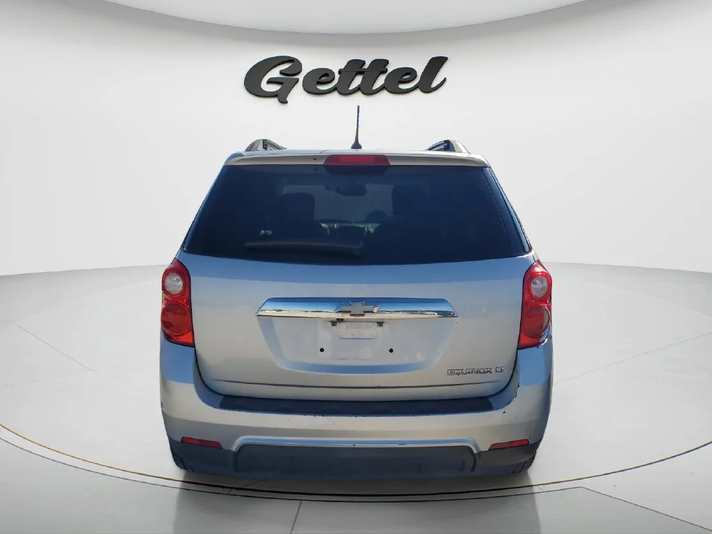 Used 2014 Silver Ice Metallic Chevrolet LT image 3