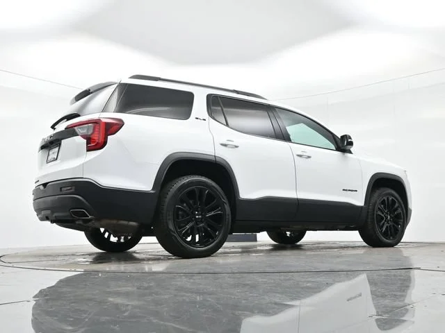 Used 2023 Summit White GMC SLE image 31