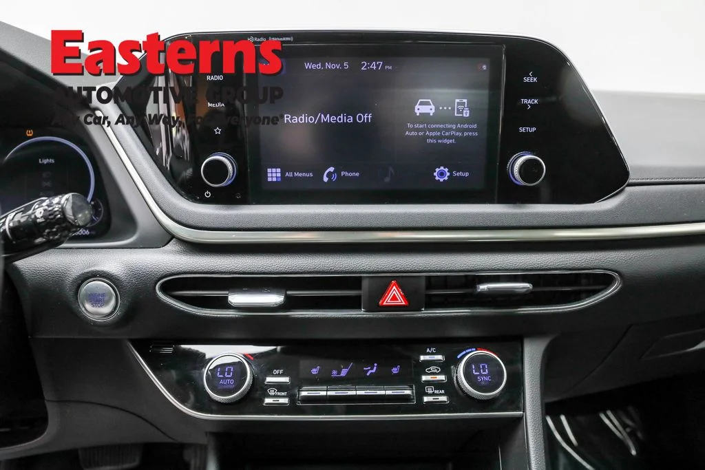 Used 2022 Gray Hyundai SEL image 11
