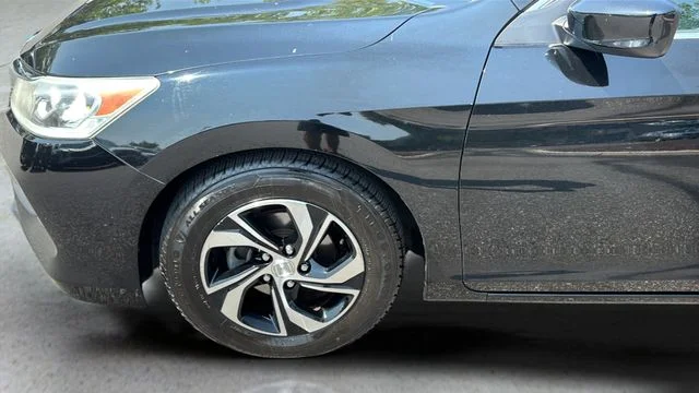 Used 2016  Honda LX image 33