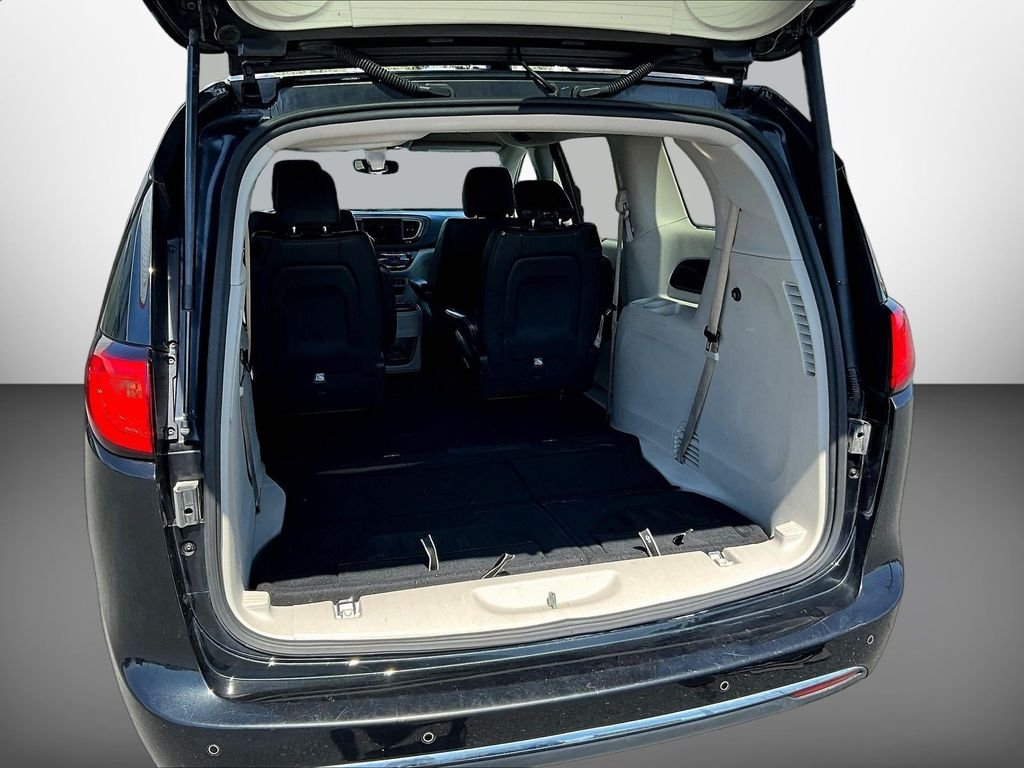 Used 2020 Black Chrysler Touring L image 8