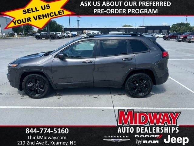 Certified Used 2018 Gray Jeep Latitude image 2