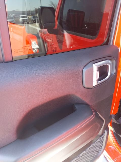 Used 2024 Red Clearcoat Jeep Rubicon image 17