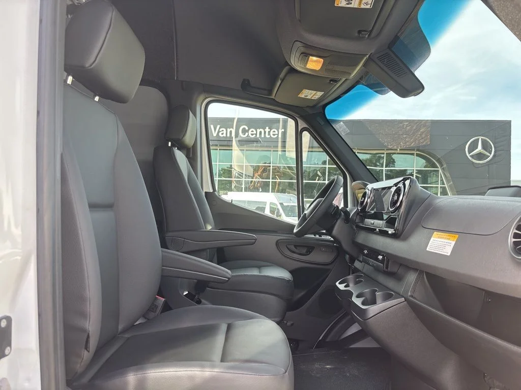 New 2026  Mercedes-Benz Ranger Contractor PKG/Roof Rack image 32