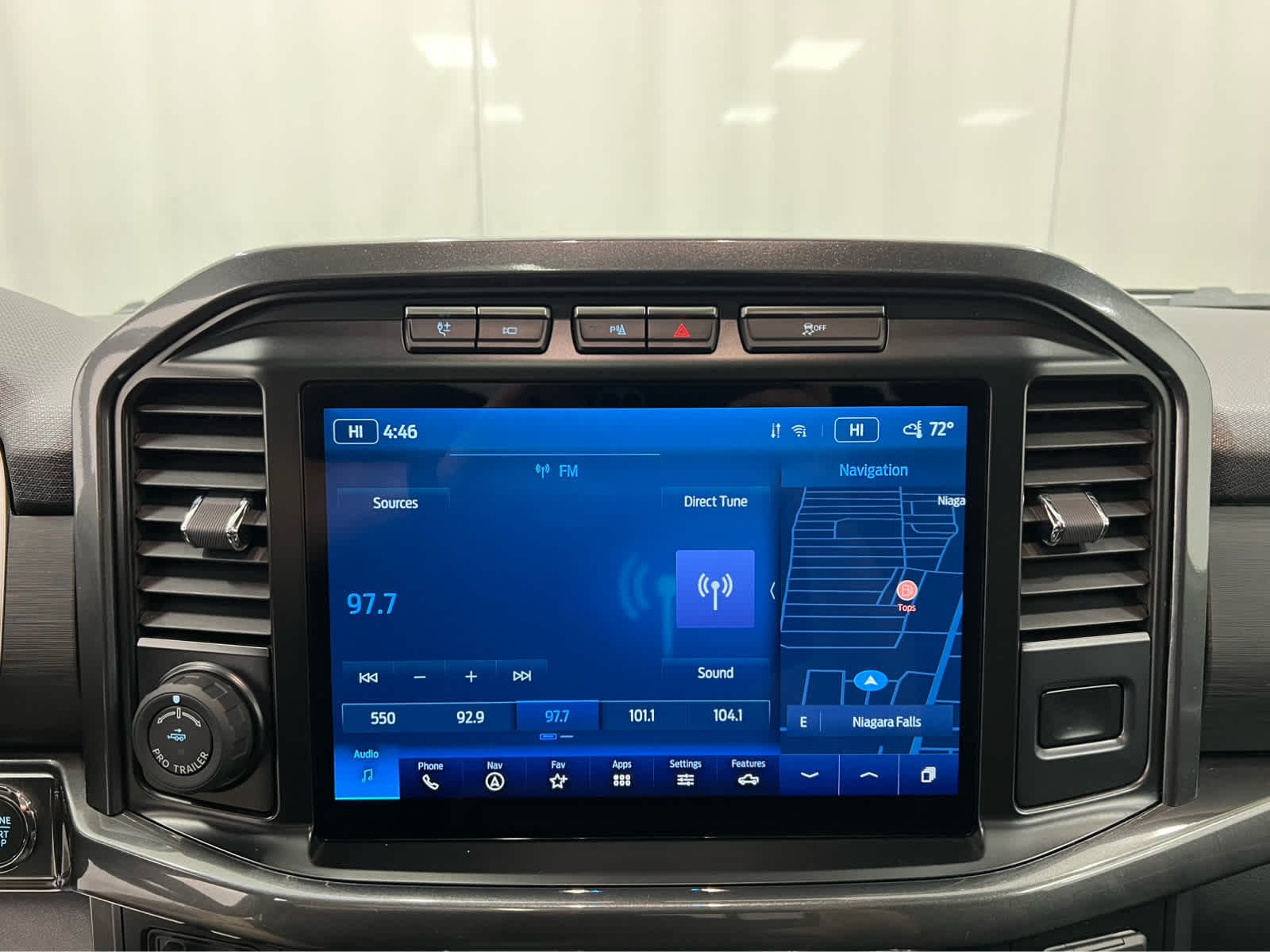 Used 2023 Avalanche Gray Ford XLT image 29